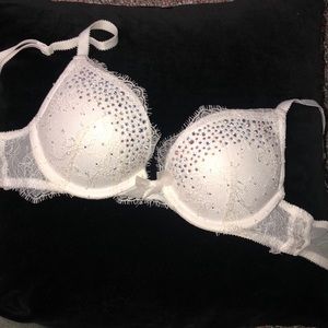 Victoria’s Secret bra